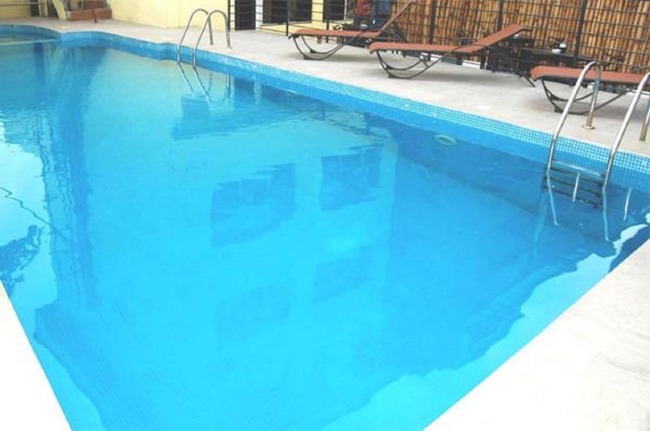 Glee Hotel Aliayabiagba Εξωτερικό φωτογραφία