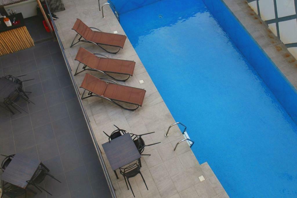 Glee Hotel Aliayabiagba Εξωτερικό φωτογραφία