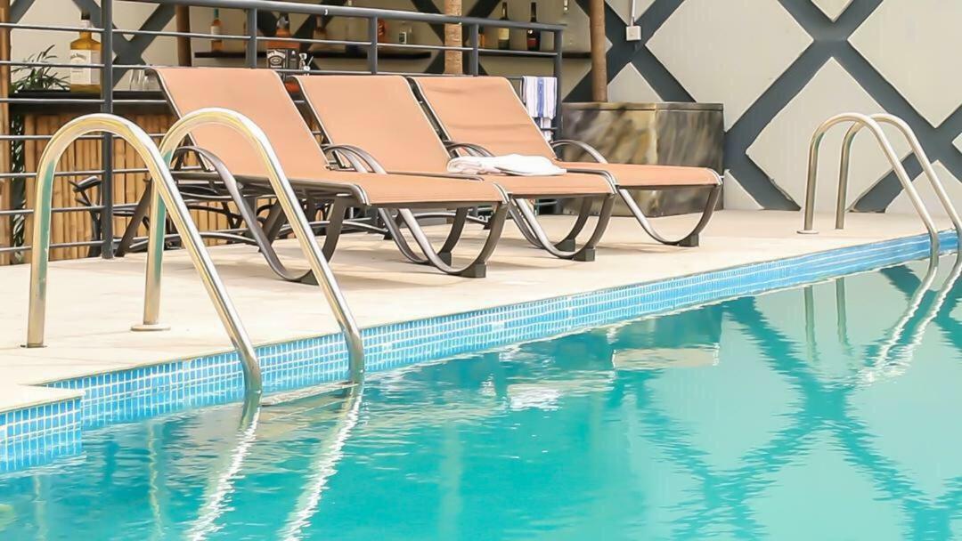 Glee Hotel Aliayabiagba Εξωτερικό φωτογραφία