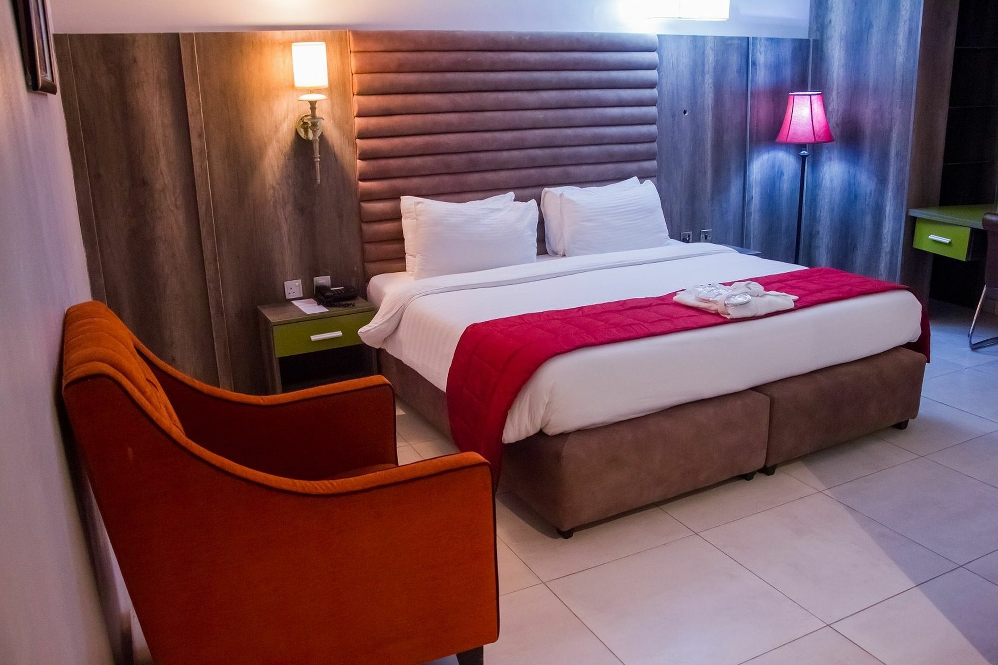 Glee Hotel Aliayabiagba Εξωτερικό φωτογραφία