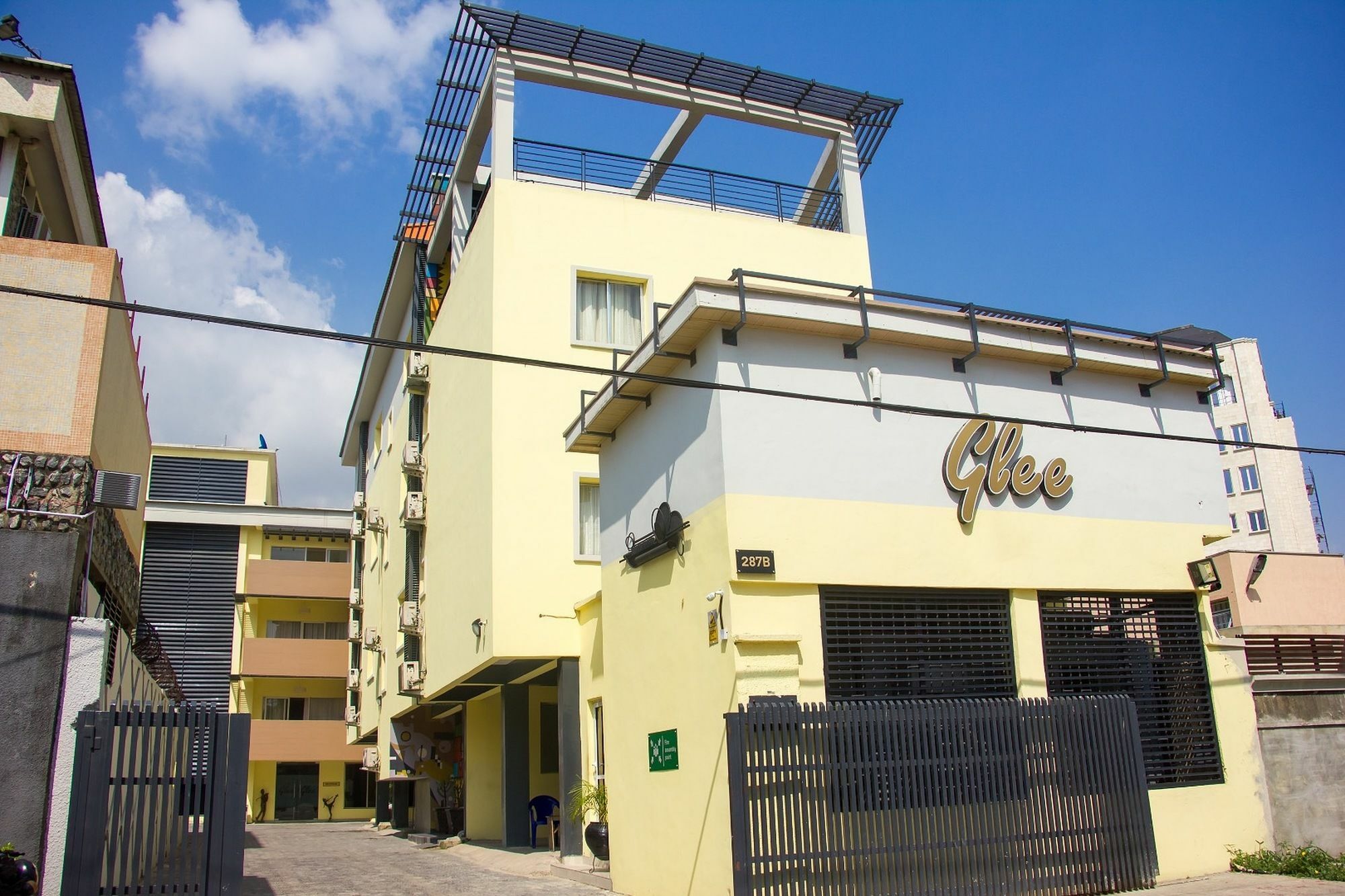 Glee Hotel Aliayabiagba Εξωτερικό φωτογραφία