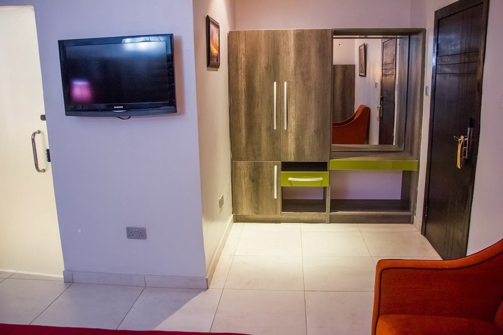 Glee Hotel Aliayabiagba Εξωτερικό φωτογραφία